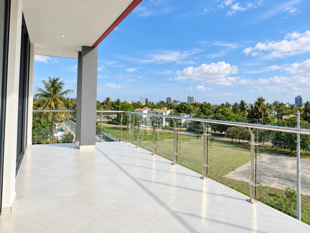 01-metal-supported-glass-balustrades